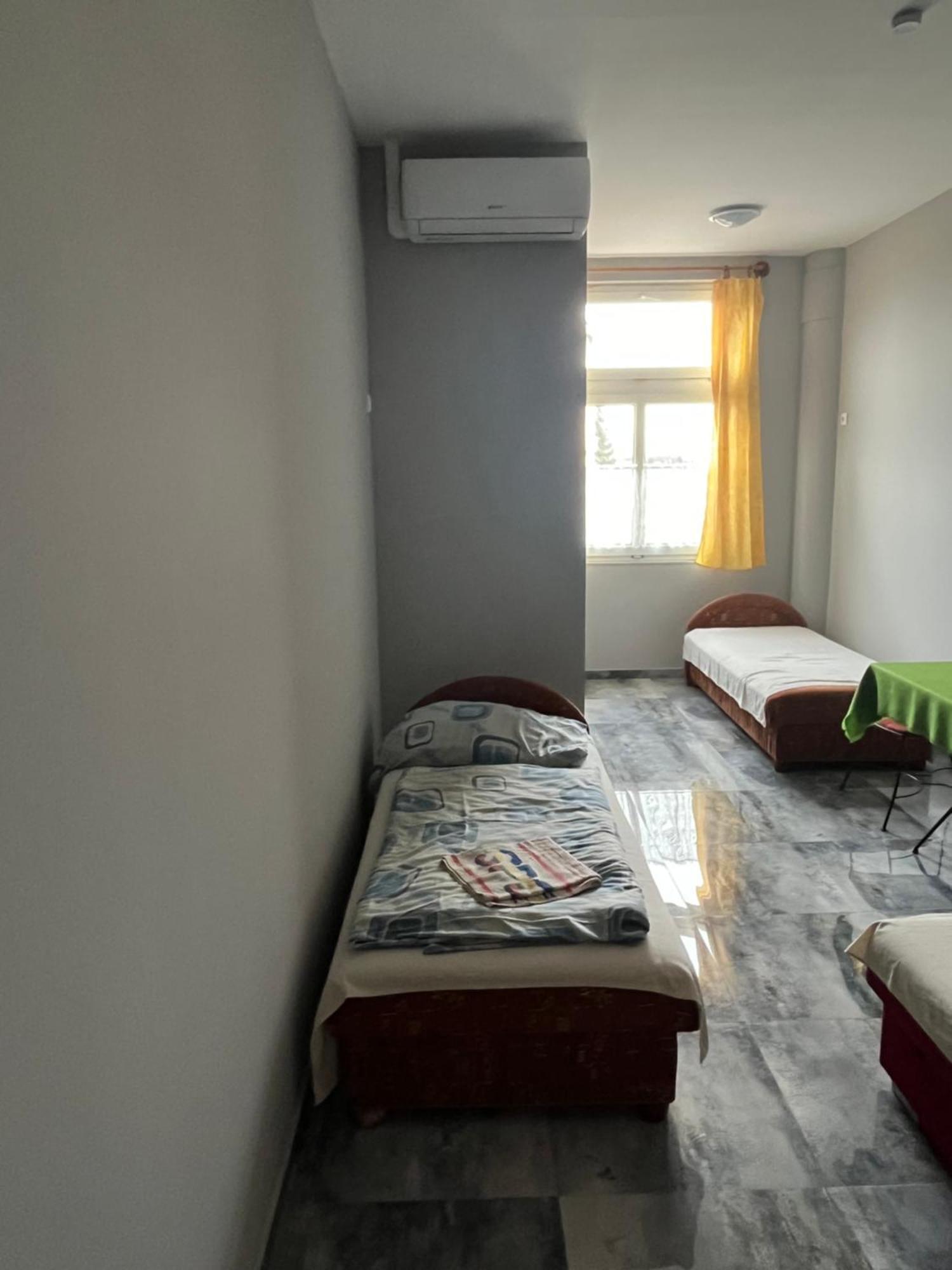 Lilla Motel Hegyeshalom Exterior photo